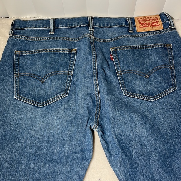 Levi Strauss 38/32 Straight Jeans - Picture 3 of 7